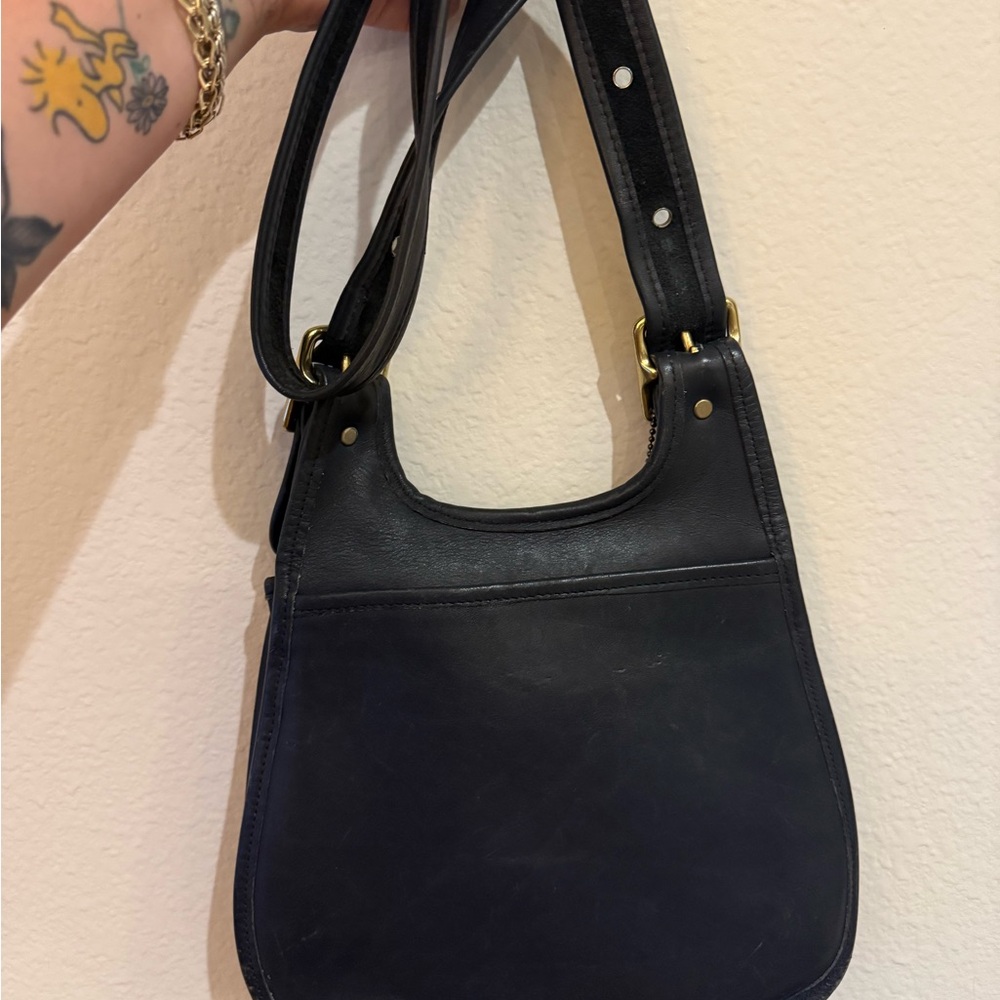 SOLD DO NOT PURCHASE Vintage Coach Berkeley 9988 Navy Leather Saddle Bag - Picture 3 of 7